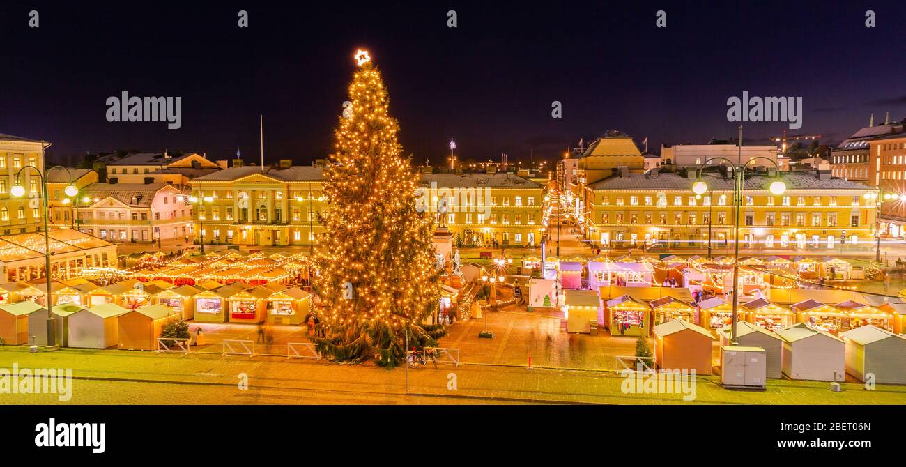 Mercato di Natale di Helsinki in Piazza del Senato Helsinki, Cattedrale di Helsinki, Finlandia. Foto Stock