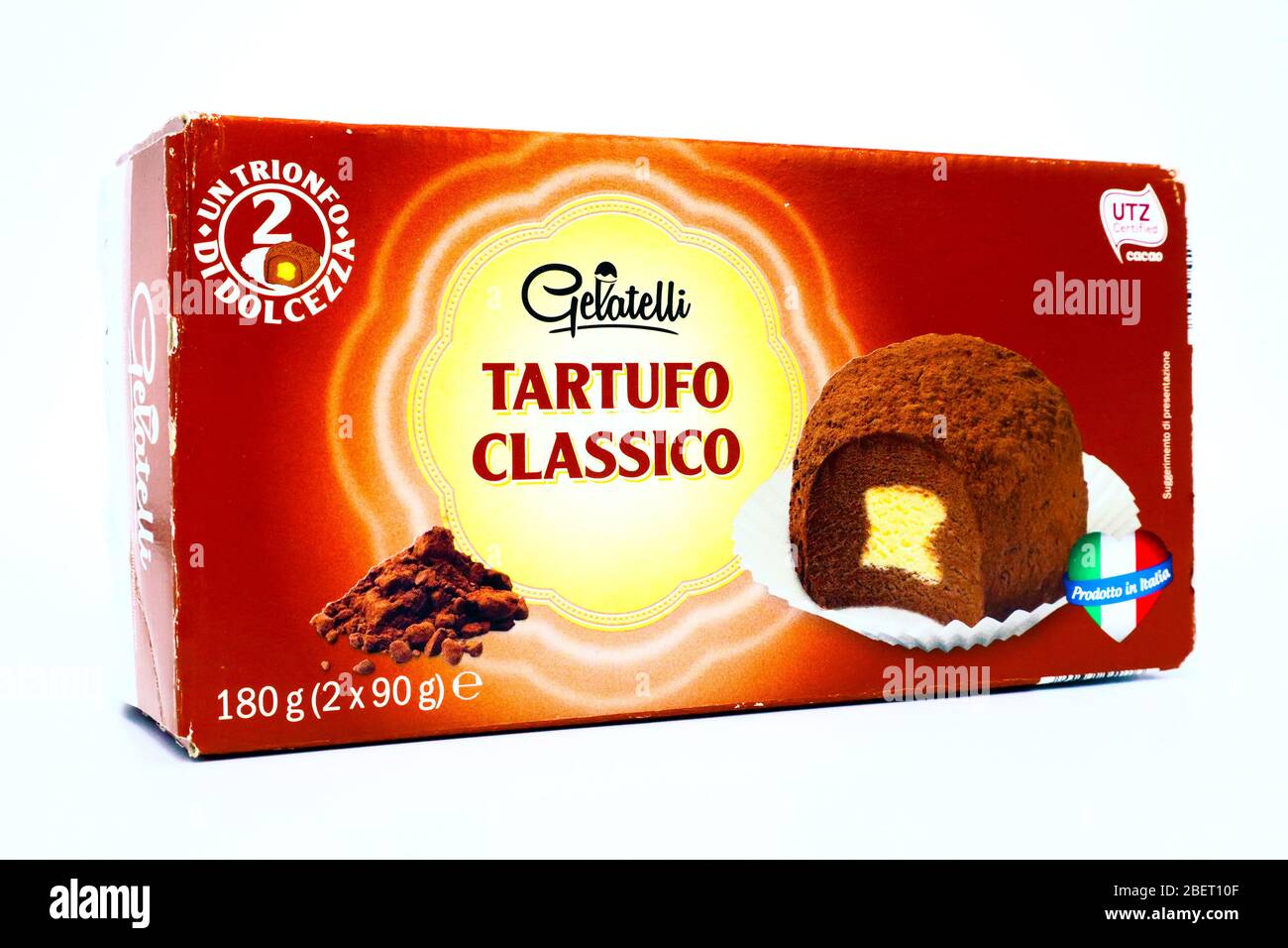 Gelato al tartufo al cioccolato Gelatelli venduto dalla catena LIDL  Supermarket Foto stock - Alamy