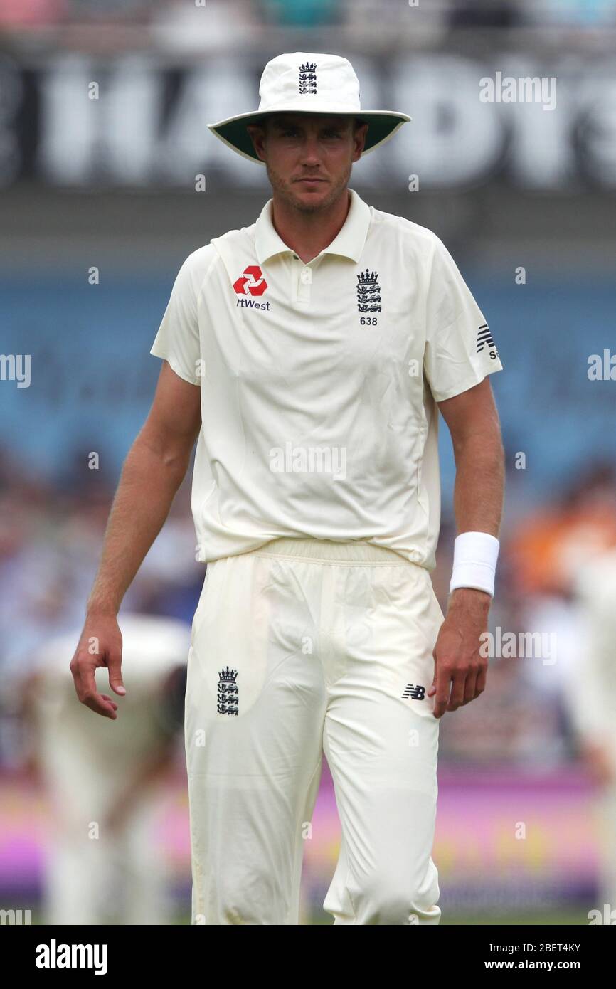 LEEDS, UK - 1 GIUGNO Stuart Broad of England durante il primo giorno del secondo Nat West Test match tra Inghilterra e Pakistan a Headingley Cricket Ground, Leeds, Venerdì 1 Giugno 2018. (Credit: Mark Fletcher | MI News) Foto Stock