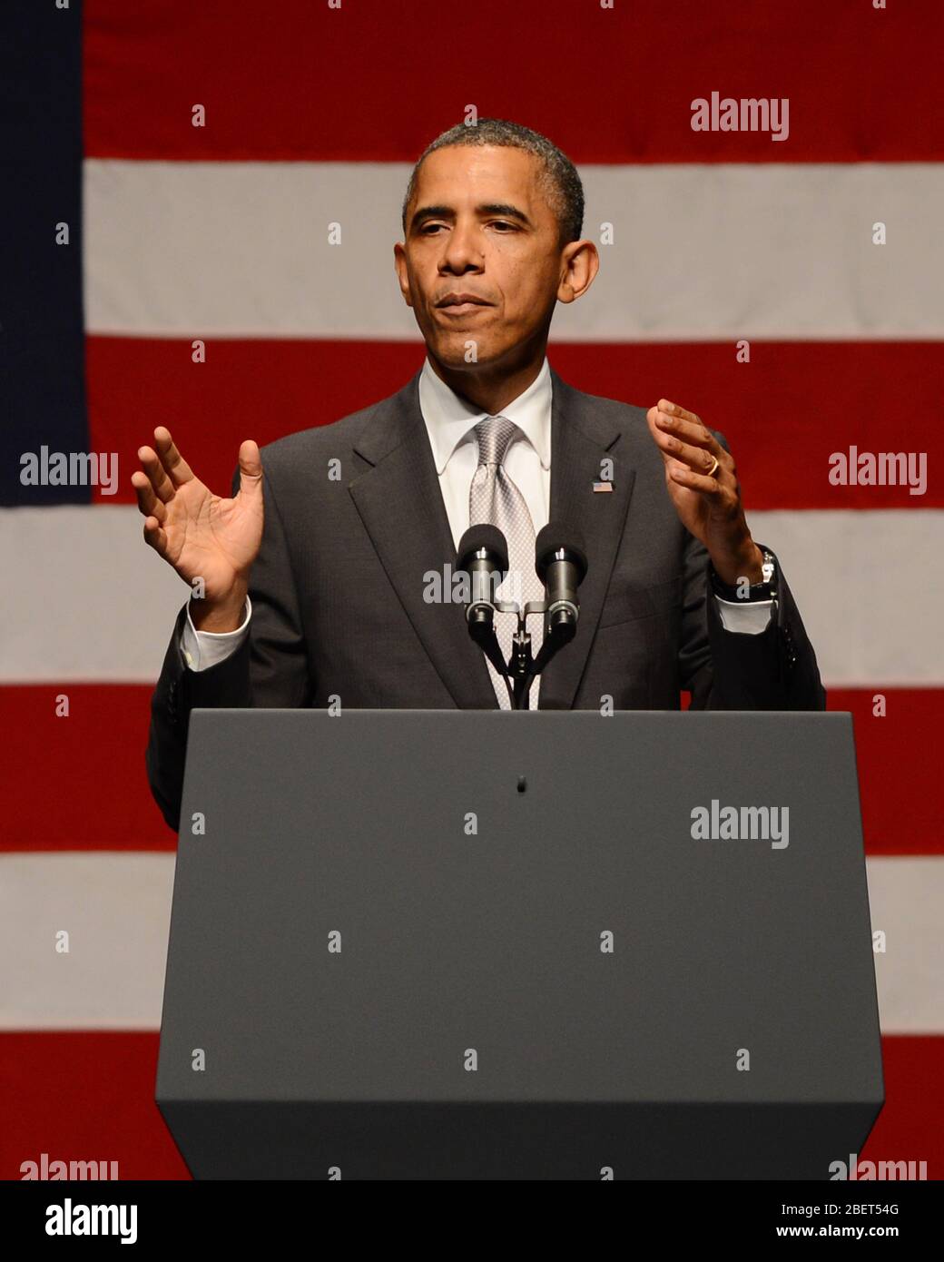 MIAMI BEACH, FL - GIUGNO 26: IL Presidente DEGLI STATI UNITI Barack Obama parla durante una raccolta fondi ospitata da Marc Anthony alla Fillmore Miami Beach il 16 Giugno 2012 in Foto Stock