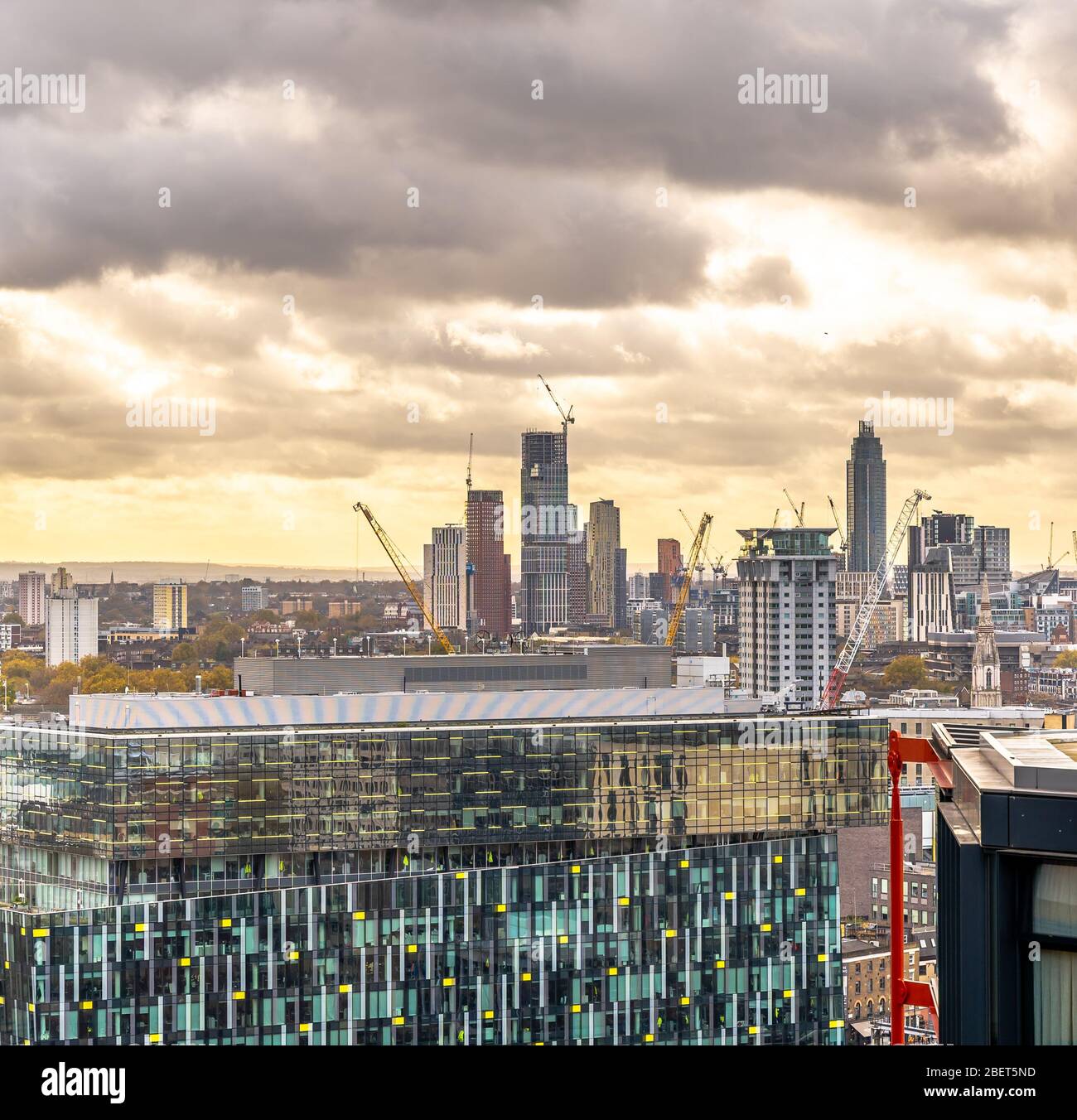 Vista aerea dello skyline di Londra e degli edifici moderni, Regno Unito Foto Stock