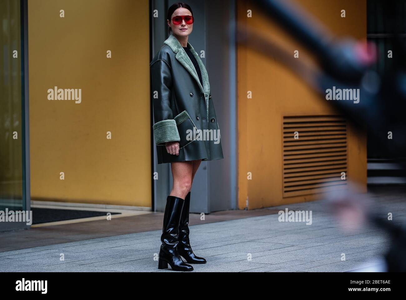 MILANO, Italia - Settembre 19 2019: Lena Lademann in strada durante la settimana della Moda di Milano. Foto Stock
