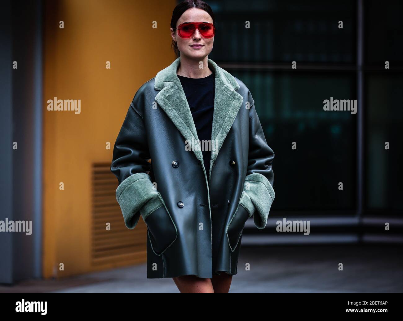 MILANO, Italia - Settembre 19 2019: Lena Lademann in strada durante la settimana della Moda di Milano. Foto Stock
