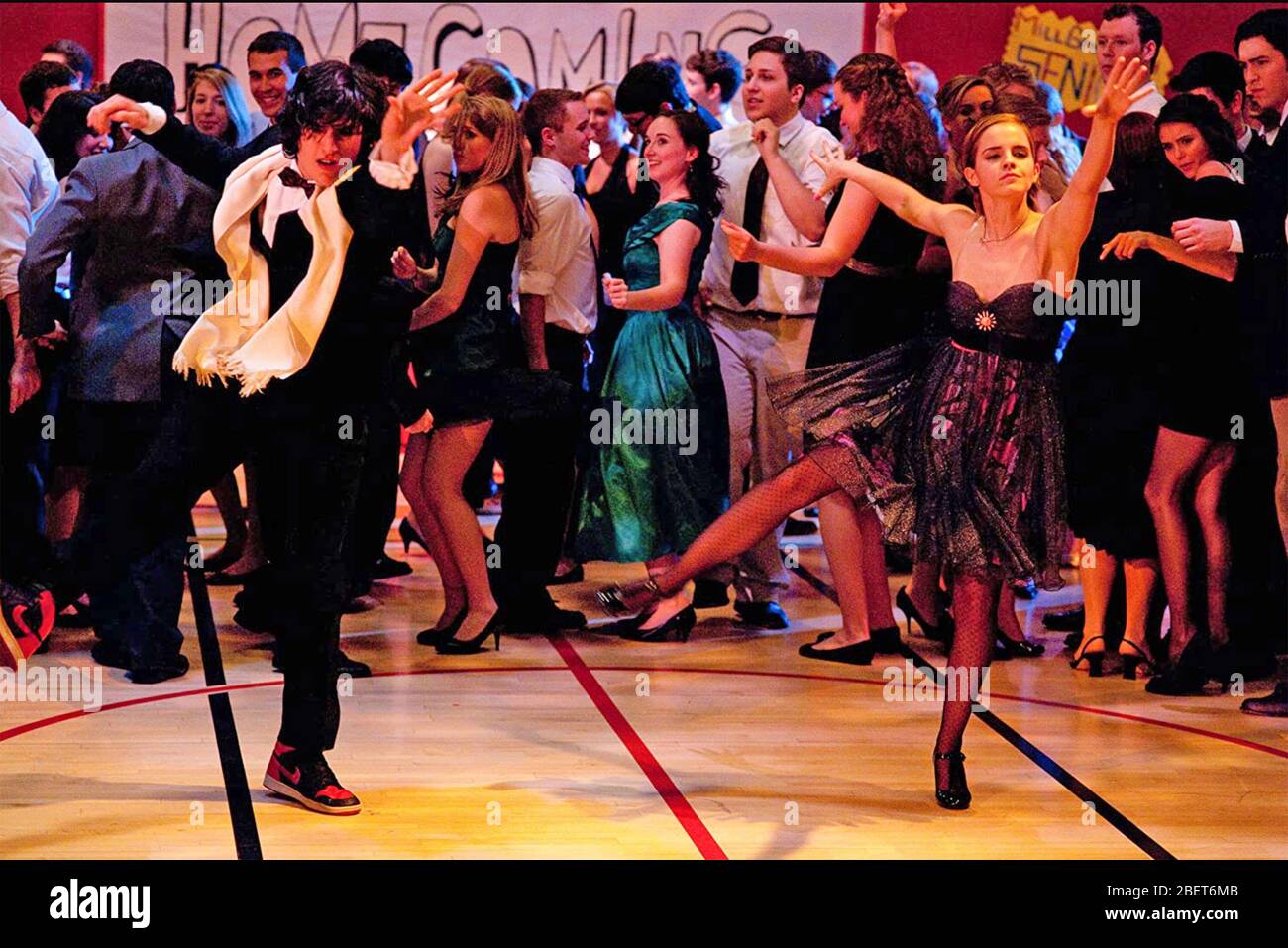 I VANTAGGI DI ESSERE UN FILM di WALLFLOWER 2012 Summit Entertainment con Emma Watson a destra Foto Stock