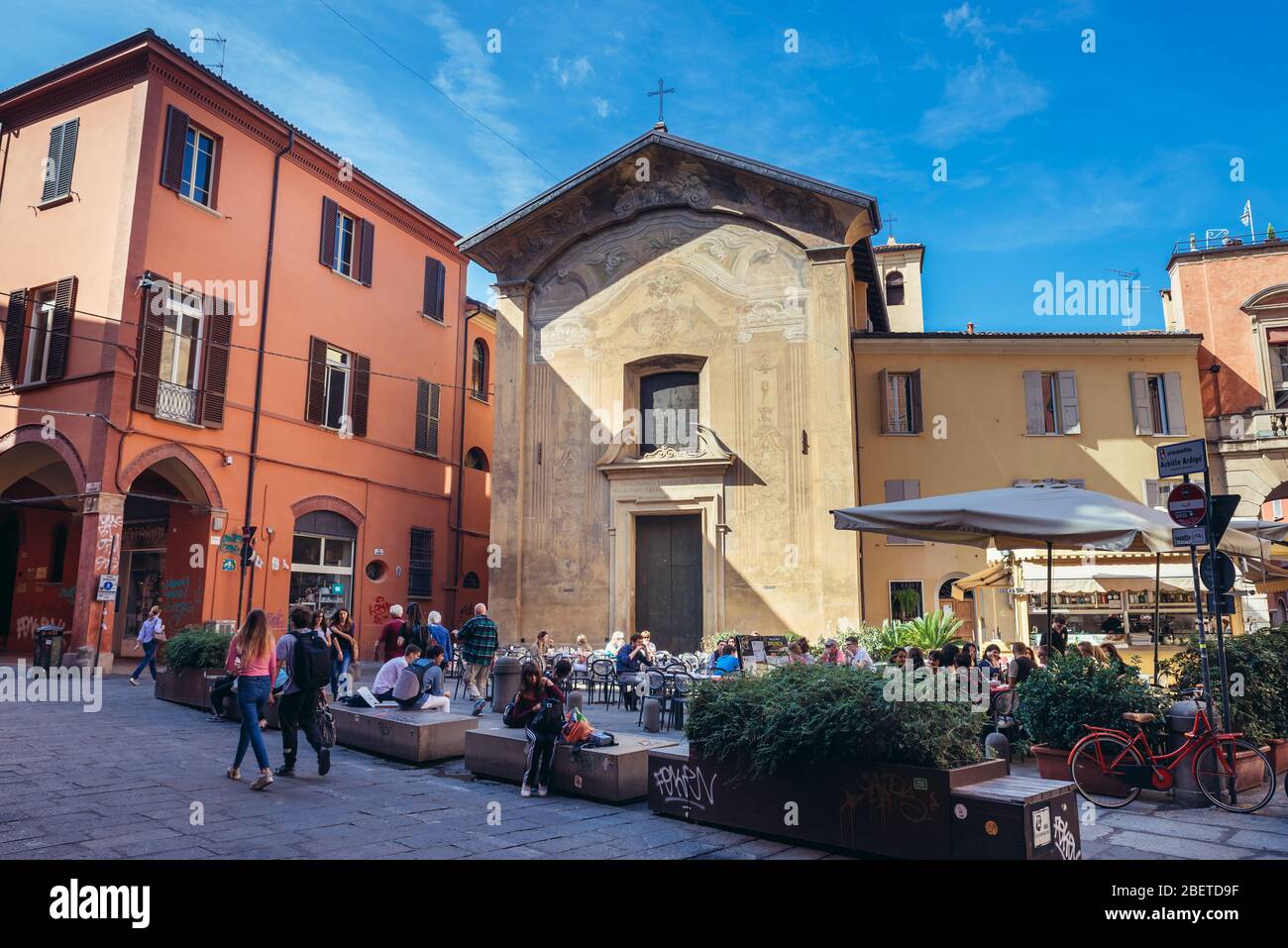 Chiesa di San Donato in Piazzetta Achille Ardigo a Bologna, capitale e città più grande della regione Emilia Romagna del Nord Italia Foto Stock