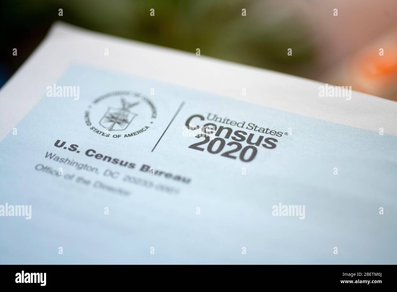 USA Census 2020 mailing chiedendo alla gente di andare online per compilare survery Foto Stock