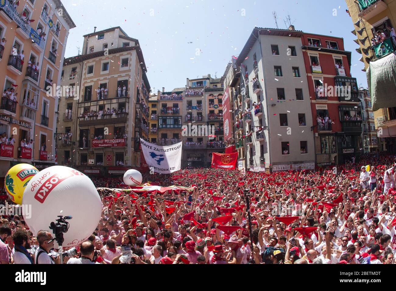 Pepopoli durante il lancio di San Fermin a razzo nella piazza del salone. Luglio 05,2016. (ALTERPHOTOS/Rodrigo Jimenez) /NortePhoto.com Foto Stock