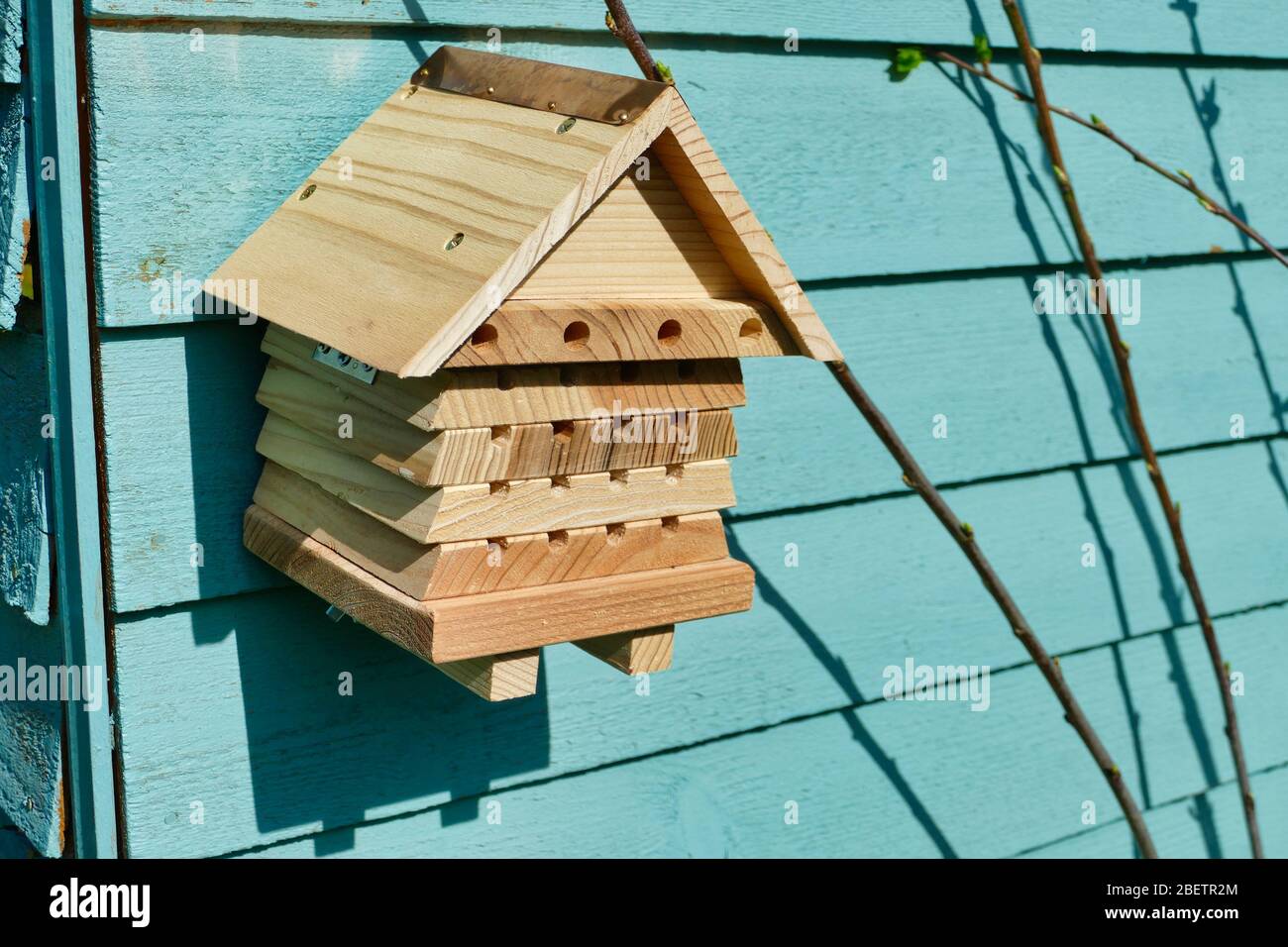 Insetto hotel casa in giardino Foto Stock