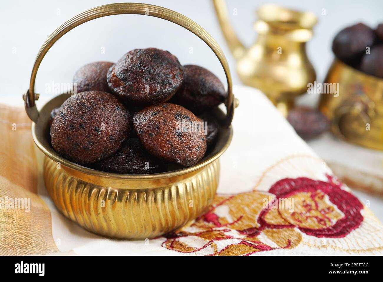 Neyyappam / Unniyappam o Vishu Appam - Kerala festival dolce con farina di riso, fuoco selettivo Foto Stock