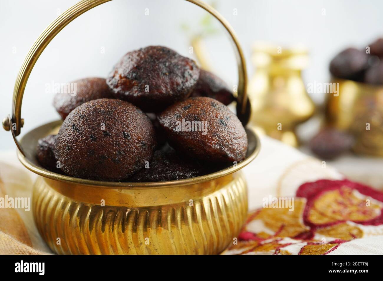 Neyyappam / Unniyappam o Vishu Appam - Kerala festival dolce con farina di riso, fuoco selettivo Foto Stock