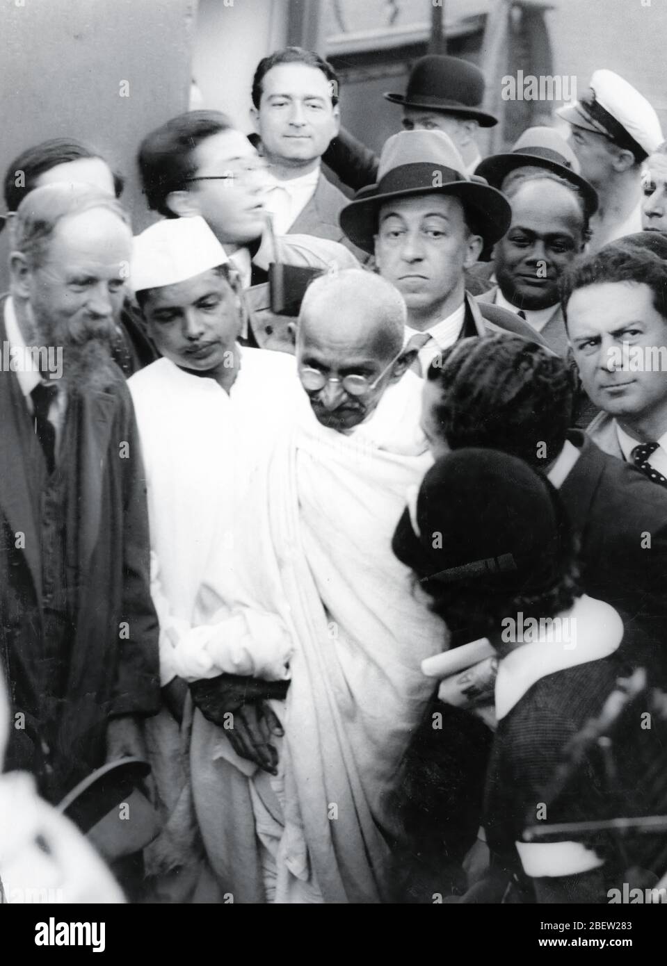 Mahatma Gandhi. Mohandas Karamchand Gandhi, 2 ottobre 1869 – 30 gennaio 1948 – è stato un avvocato indiano, nazionalista anti-coloniale ed eticista politico, che ha impiegato una resistenza nonviolenta per guidare la campagna di successo per l'indipendenza dell'India dalla British Rule. Foto Stock