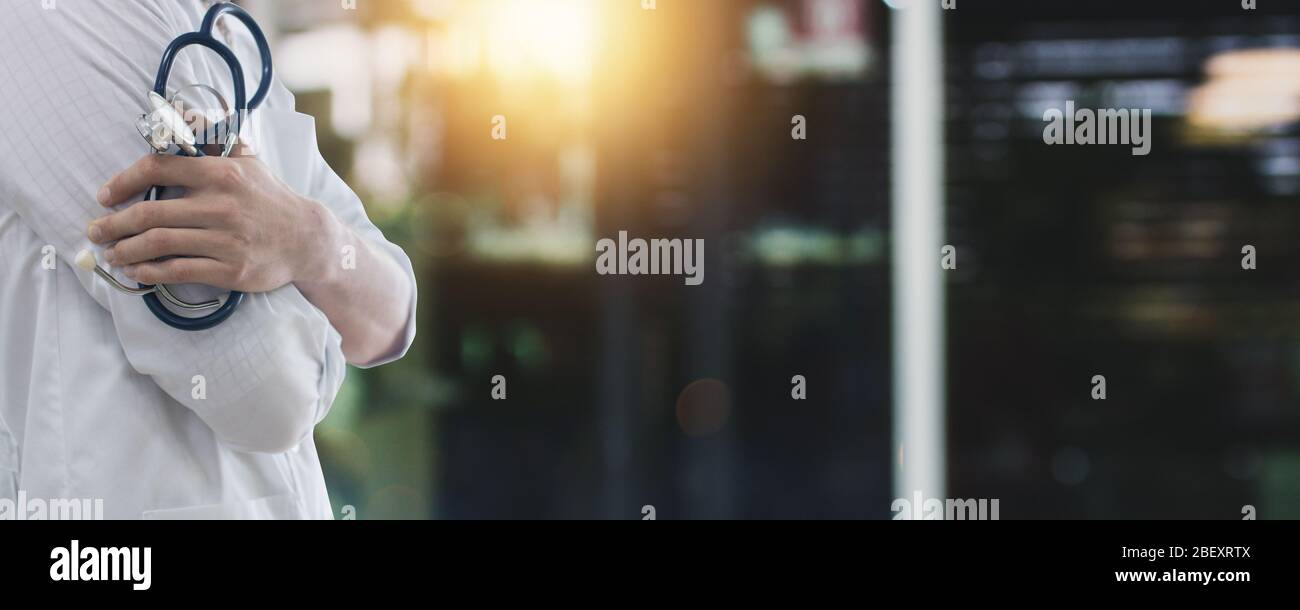 Medico chirurgo e anestesista medico chirurgico per pronto soccorso medico, medico e sanitario concetto professionale Foto Stock