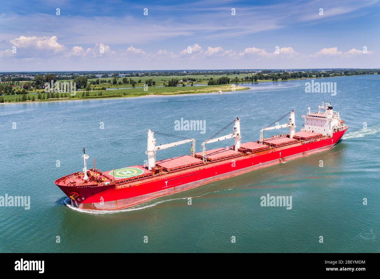 Nave da carico vicino al Porto di Montreal sul Fiume St-Lawrence Foto Stock