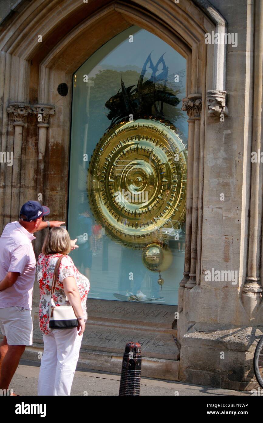 Chronophage (donati da Stephen Hawking), il Corpus Clock, il Corpus Christi College, Università di Cambridge, Cambridge, Inghilterra (nur fuer redaktionelle Verwe Foto Stock