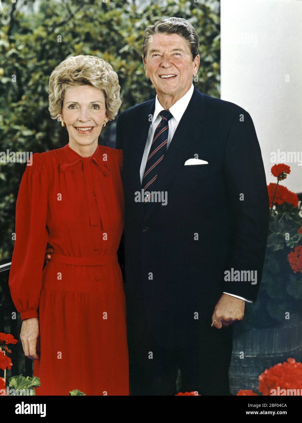 6/3/1985 ritratto ufficiale del Presidente Reagan e Nancy Reagan Foto Stock