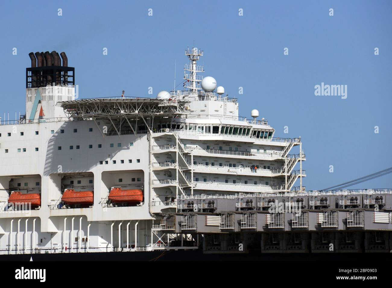 La nave da gru pionieristica Spirit entrerà nel porto di Rotterdam il 12 marzo 2020. Foto Stock