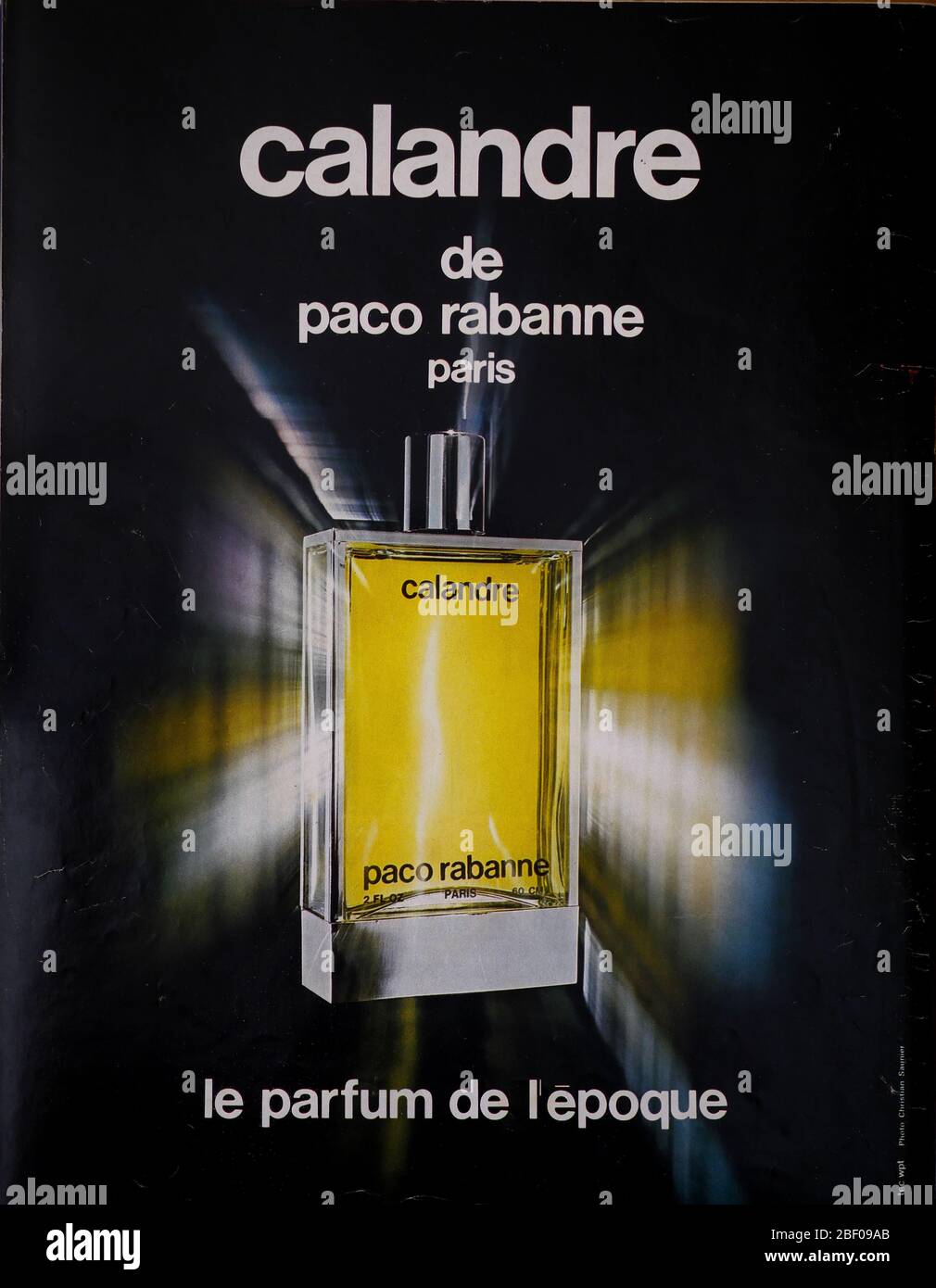 Pagina pubblicitaria per Paco Rabanne profumo, Calandre, pubblicato sulla  copertina posteriore della rivista francese di notizie e persone  Paris-Match, 1972, Francia Foto stock - Alamy
