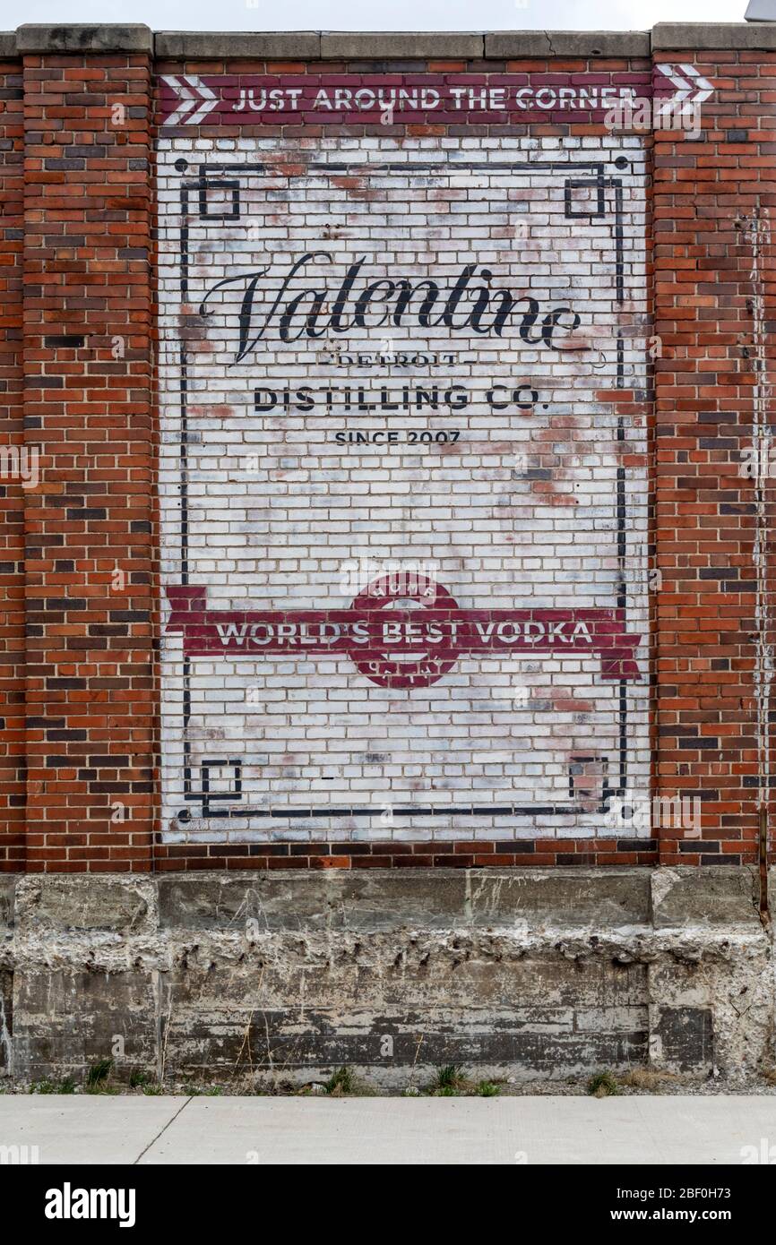 Ferndale, Michigan - The Valentine Distilling Co., una distilleria artigianale che produce vodka, gin e bourbon. Foto Stock