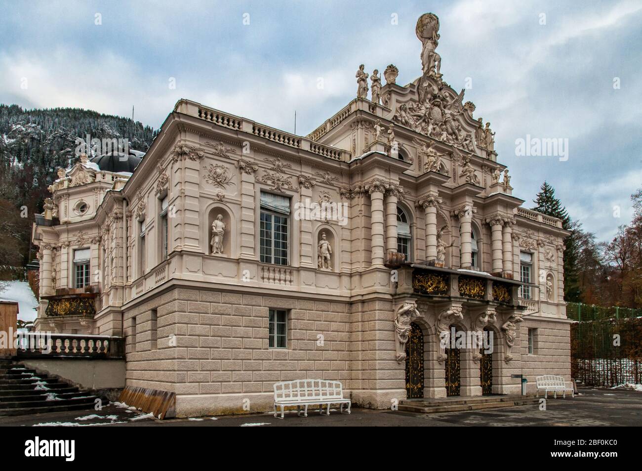 Il castello reale bavarese Linderhof a Ettal Foto Stock
