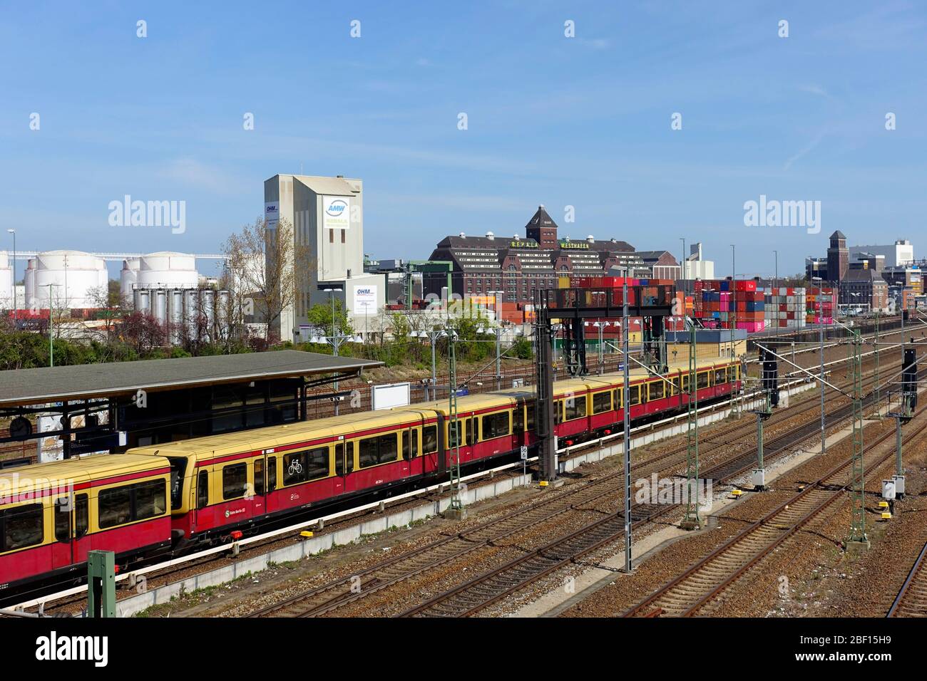 Behala Westhafen, stazione Beusselstraße, Berlino, Germania Foto Stock