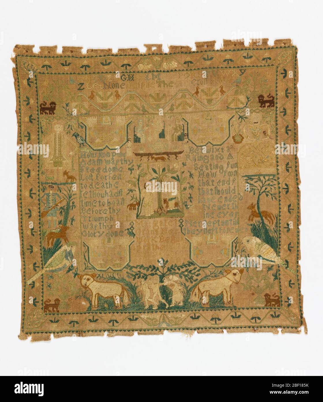 Campionatore. Il campo contiene un alfabeto, diverse scene e figure sparse, tra cui i tre Fati, Adamo ed Eva nel Giardino dell'Eden, l'espulsione, una signora e Signore in costume contemporaneo, un cacciatore, pecore e uccelli, un versetto in due colonne, e firma, Foto Stock