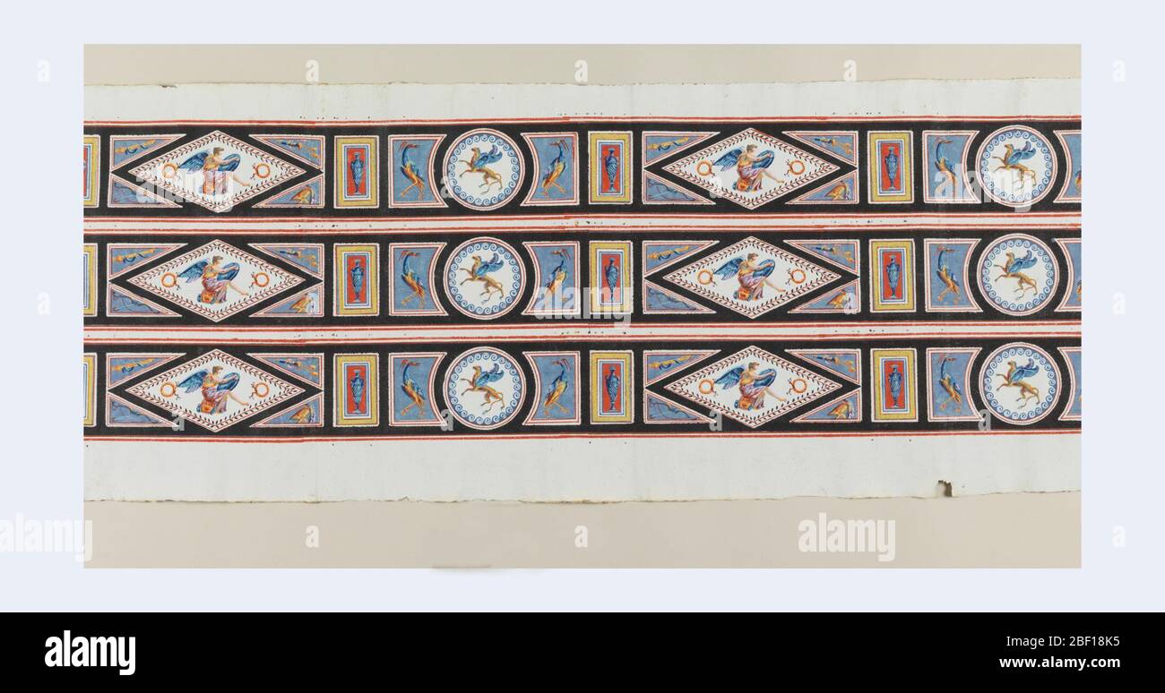 Bordo. Motivi in stile pompeiano all'interno dei medaglioni, stampati tre bordi attraverso la larghezza. Un medaglione a forma di diamante contenente una figura alare seduta si alterna con un medaglione rotondo contenente un cavallo alato o un grifone. Foto Stock