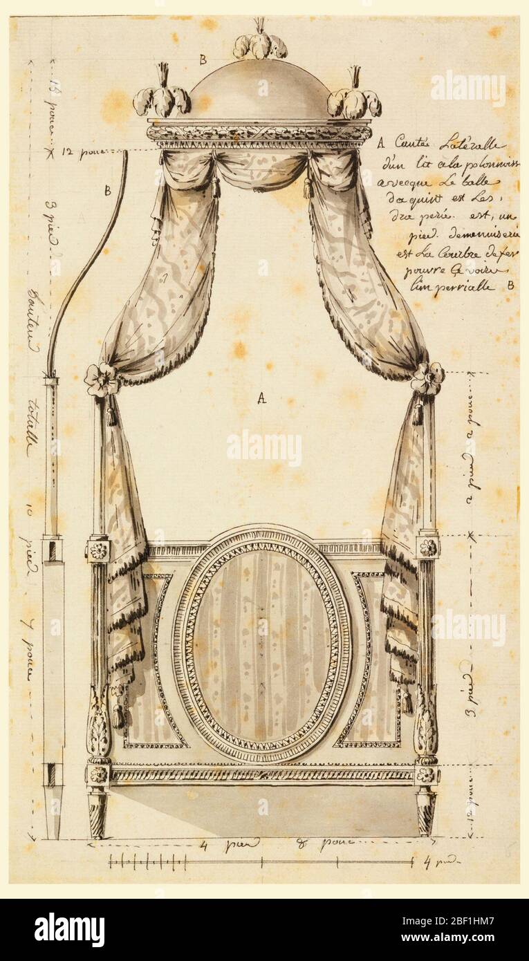 Design per un letto in stile polacco. Letto a baldacchino visto dall'estremità con pedana imbottita con pannello ovale al centro. La cupola a baldacchino è decorata con tre grappoli di piume. I panghings sono catturati ad entrambi i lati con rosette. A sinistra e a destra diagramma di costruzione di letto. Foto Stock