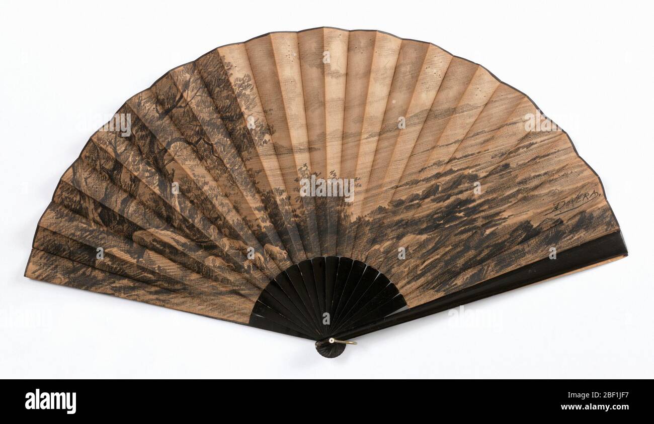 Ventola pieghettata. Ventilatore pieghettato con lino e foglia di raso con stucco di carta. Obverse: Disegno di carbone di paesaggio; inverso: Bianco. Bastoncini di legno dipinti di nero. Foto Stock