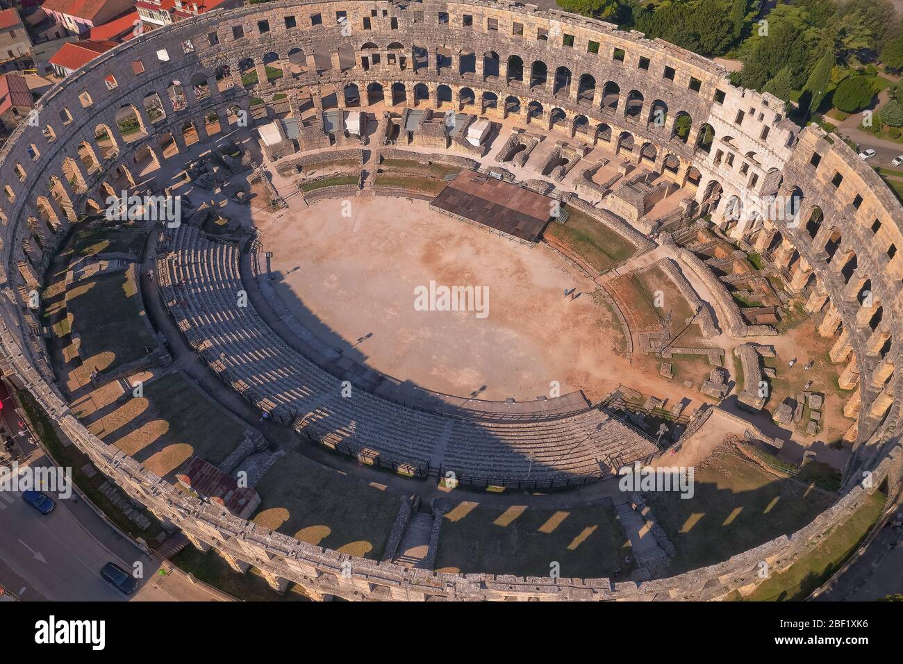 Arena Anfiteatro Romano antico a Pola Foto Stock