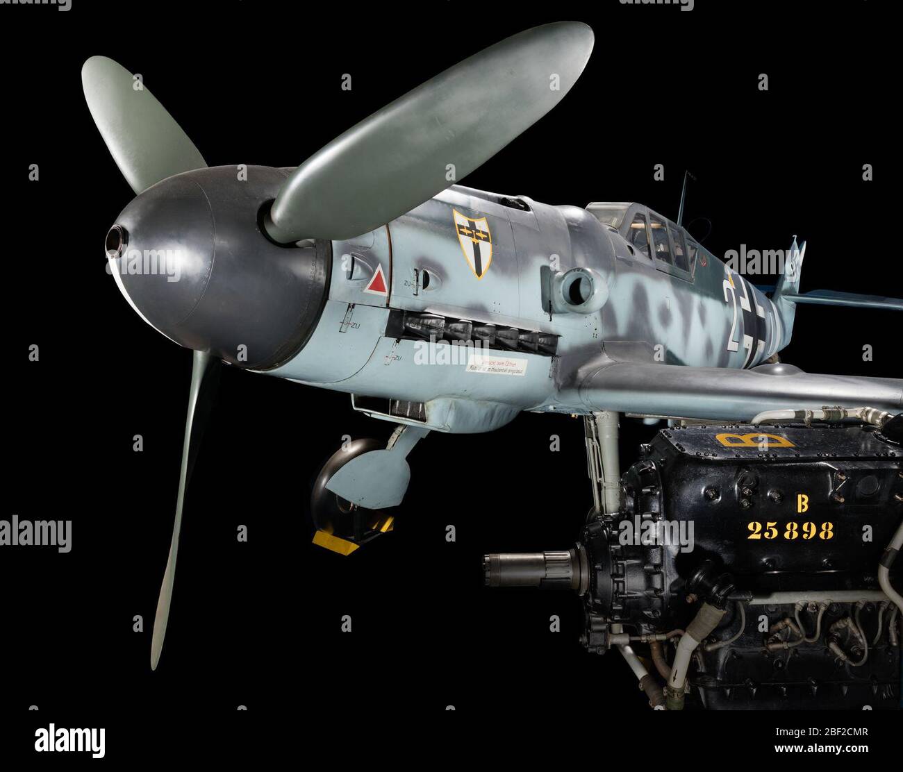 Messerschmitt BF 109 G6R3. Motore singolo, sedile singolo, ala bassa, caccia.la famosa serie BF 109 di aerei da combattimento a sedile singolo di Willy Messerschmitt è stata prodotta in quantità maggiori rispetto a qualsiasi altro aereo da combattimento della storia, ad eccezione del sovietico Ilyushin il-2 Sturmovik. Foto Stock