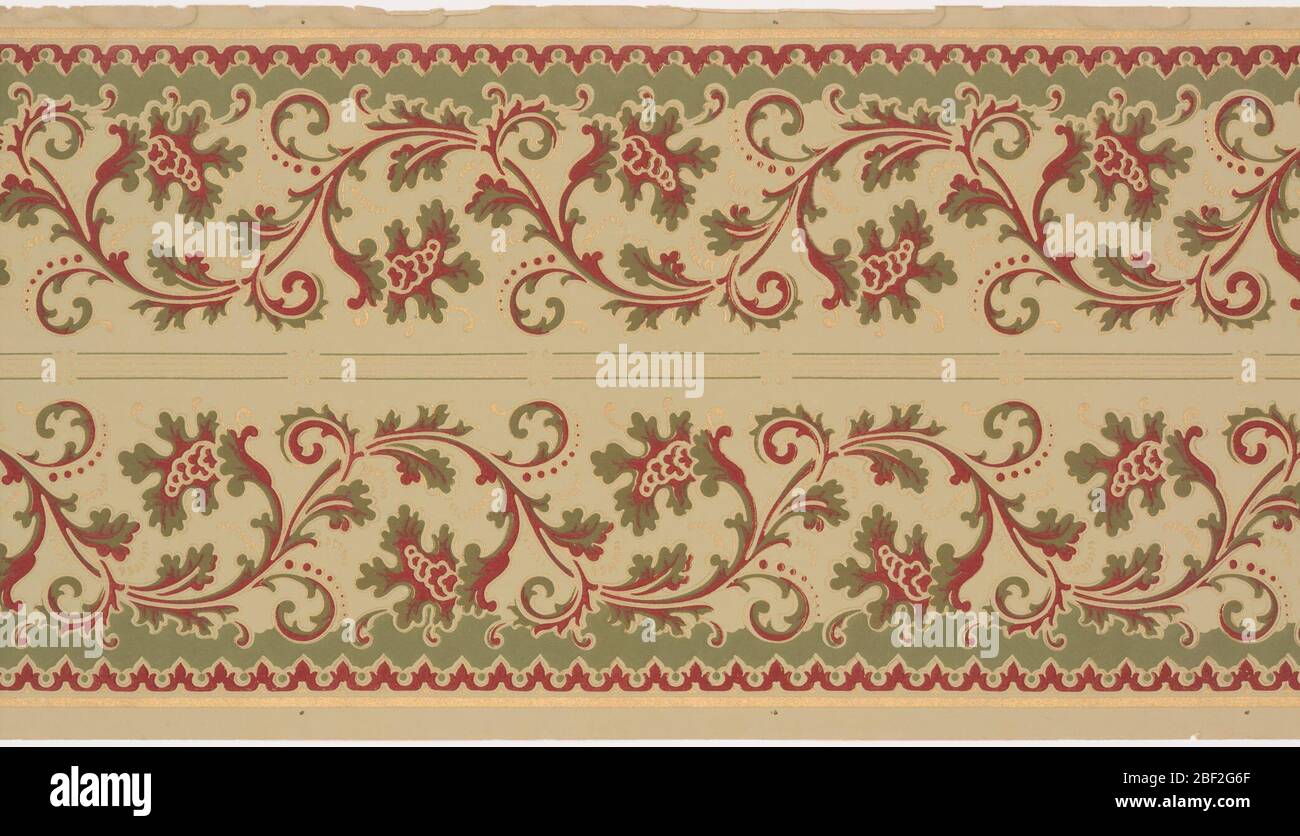 Fregio. Vite di scrolls attraverso fregio con ricci che portano fiori. Stampato in borgogna scuro e turchese scuro su terreno bianco-verdastro chiaro. Due bordi stampati in larghezza. Foto Stock