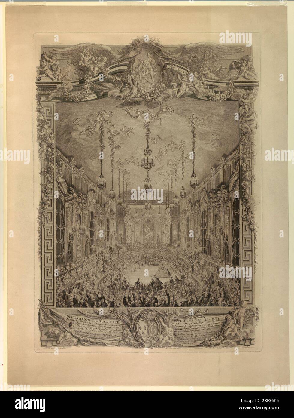 Decoration du Bal Par Donne Par le Roy. Decorazioni delle Grand Ecurie a Versailles per una palla in onore del primo matrimonio dei Delfini, 24 febbraio 1745. La camera, piena di persone, è vista dalla fine Foto Stock