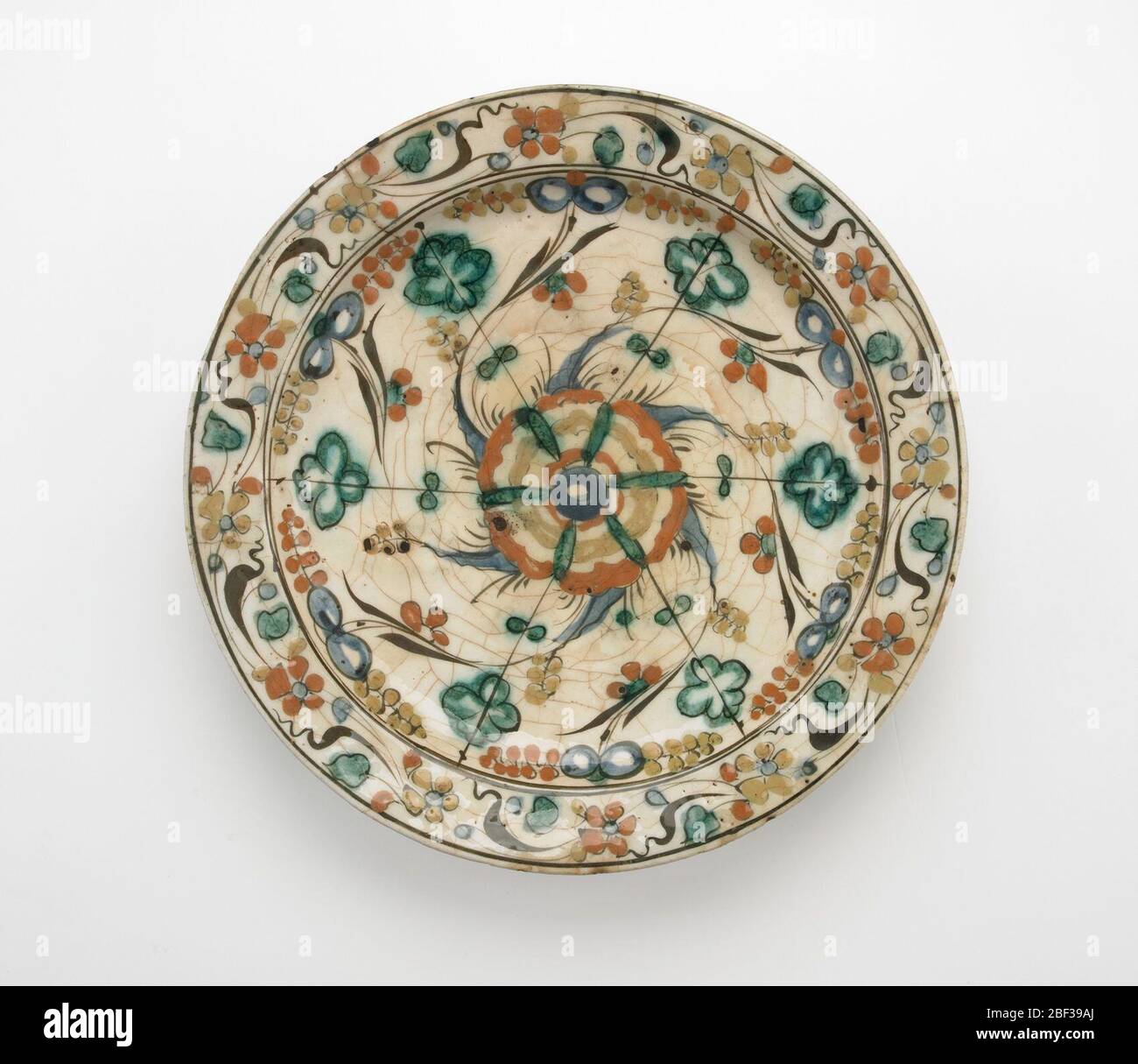 Piastra con piede basso. Dikran Garabed Kelekian (1868 - 1951) Charles Lang Freer (1854-1919) a 1903Dikran G. Kelekian (1868-1951), il Cairo, l'Egitto, Parigi, Francia e New York a 1903 [1] dal 1903 al 19191919 Charles Lang Freer (1854-1919), acquistato da Dikran G. Foto Stock