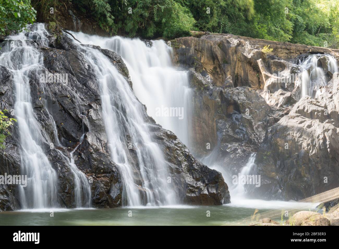 Cascata di Maliwan, Maliwan, Myanmar Foto Stock Cascata di Maliwan, Maliwan, Myanmar Foto Stock