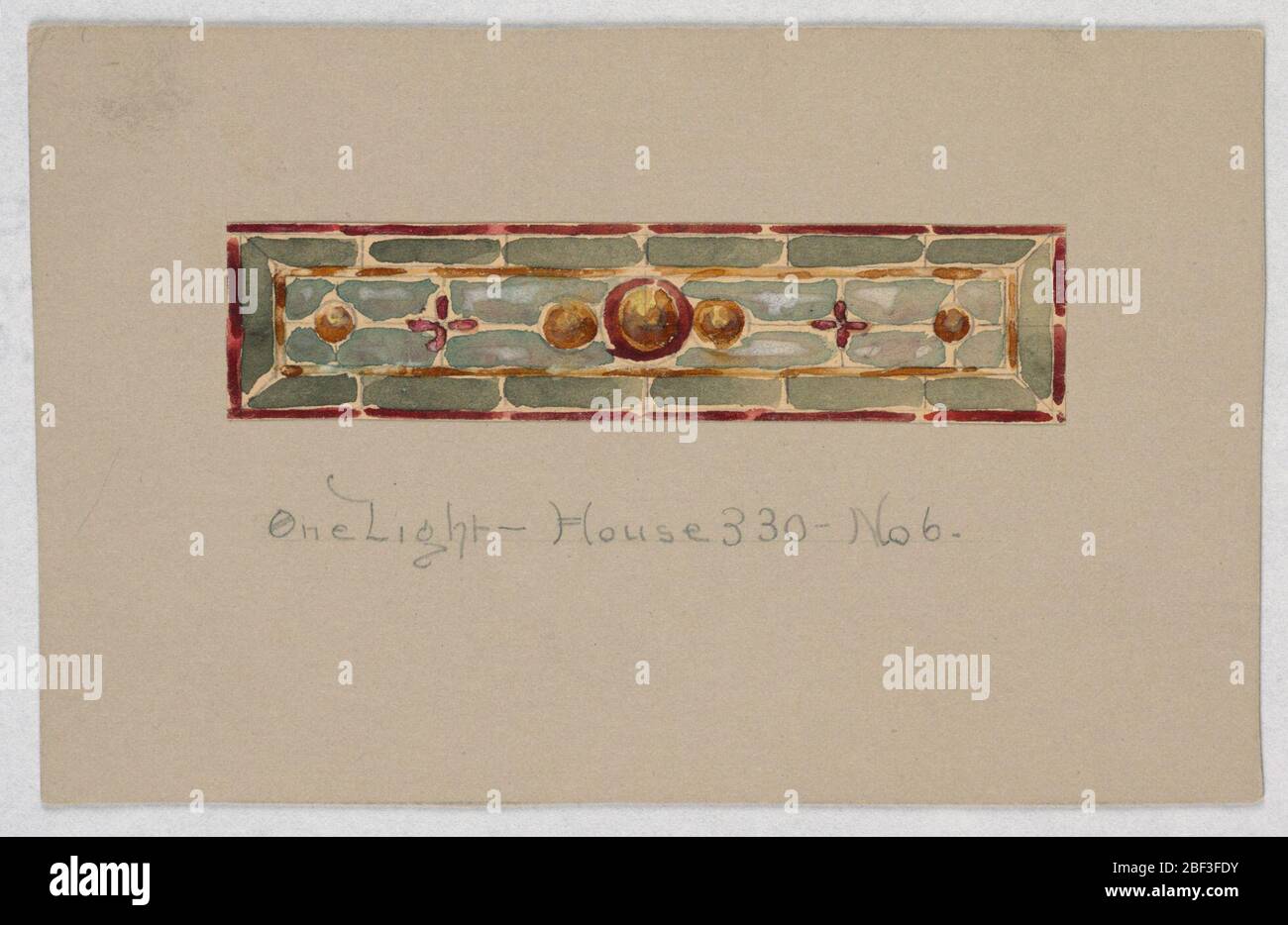 Design per vetro colorato. Finestra orizzontale di verde e giallo incorniciato con borgogna, contenente cerchi gialli. Foto Stock