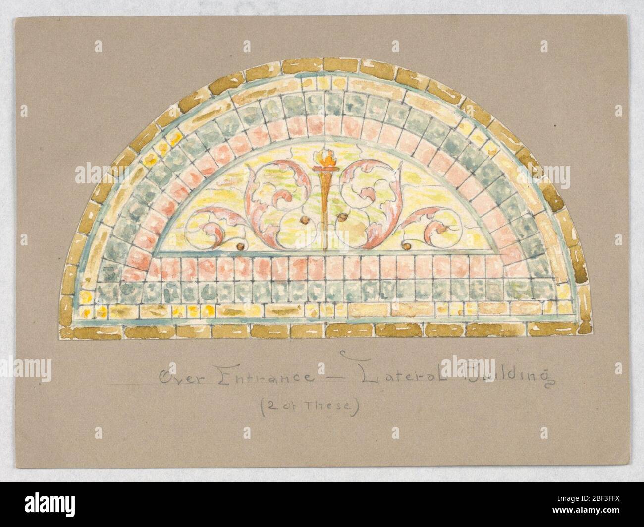Design per vetrate colorate sopra l'ingresso principale edificio laterale Carnegie Hall New York NY. Lunette riempita di piastrelle di colori diversi; interno una torcia fiancheggiata da curve a C rosa. Foto Stock