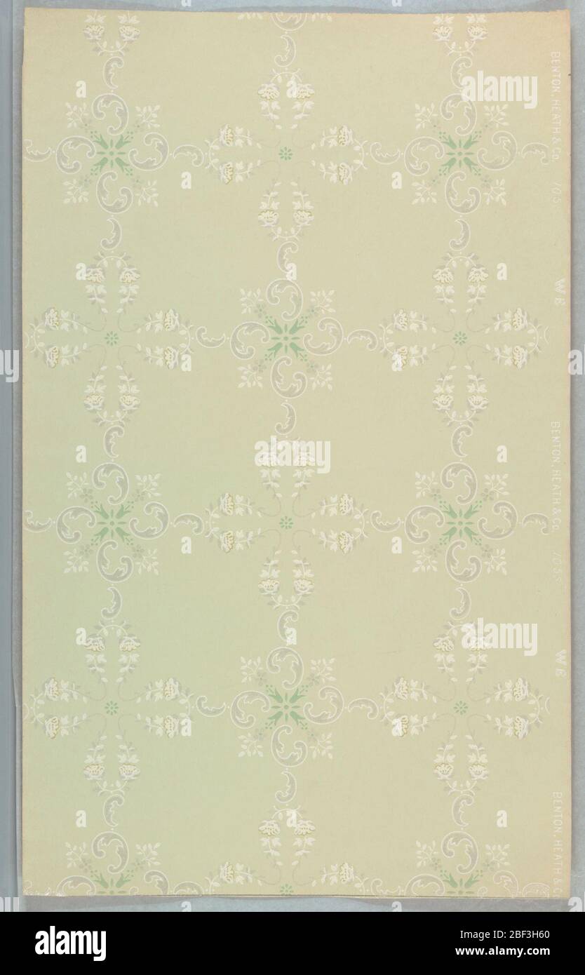 Carta da soffitto. Su terreno grigio, si alternano motivi a croce bianca; uno con petali di rince floreali bianche e l'altro composto da C-scrolls. Foto Stock