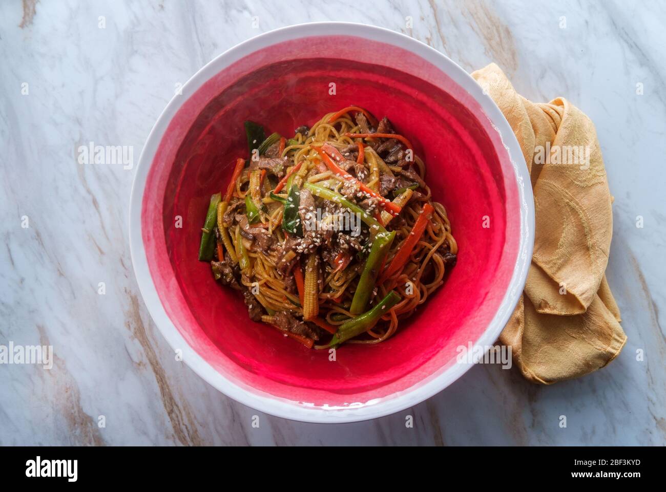 Speciale manzo cinese lo mein di manzo con ingredienti privi di glutine Foto Stock