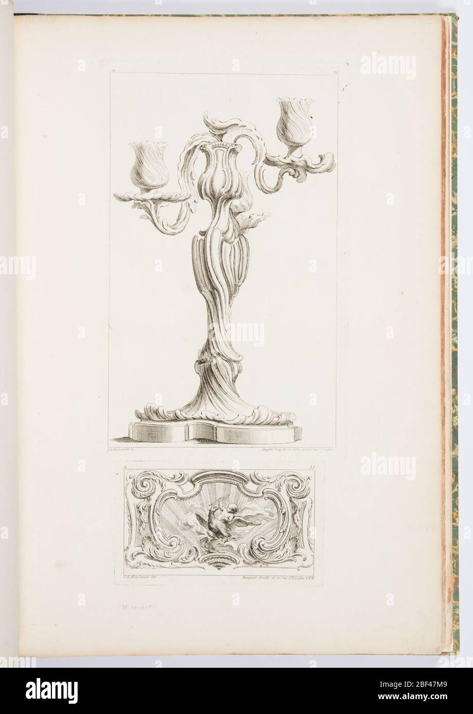 Pannello ornamentale 33 di oeuvres de JusteAurle Meissonnier opere di JusteAurle Meissonnier. Al centro del pannello ornamentale, un putto si trova sul retro di un'aquila con ali sparse, raggi di luce come sfondo. Figure centrali circostanti, elementi decorativi curvati e ricci. Foto Stock