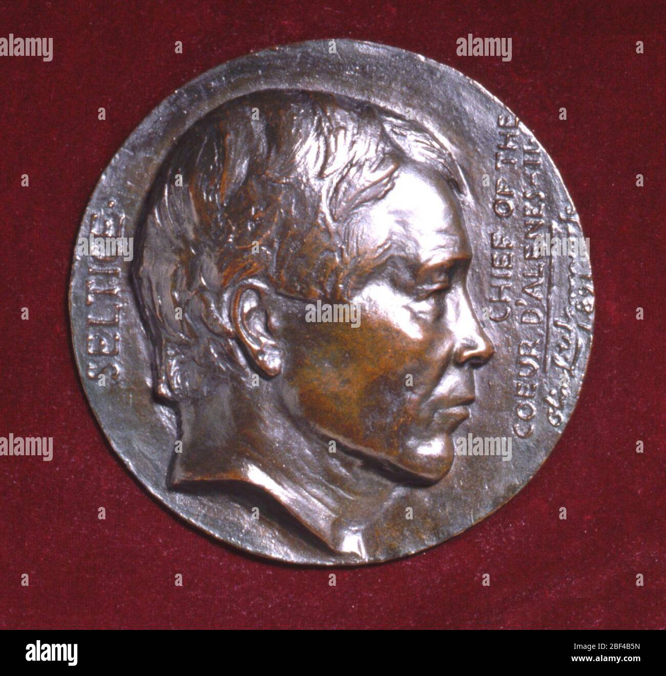 Capo di Seltice del Coeur DAlnes. Non prima le ultime tribù indiane erano in riserva di quanto gli americani determinati a celebrare il loro valore e nobiltà. Olin Warner fu incaricato dal suo amico Charles Erskine Scott Wood di commemorare questi capi indiani occidentali, che erano stati delocalizzati dal governo. Foto Stock