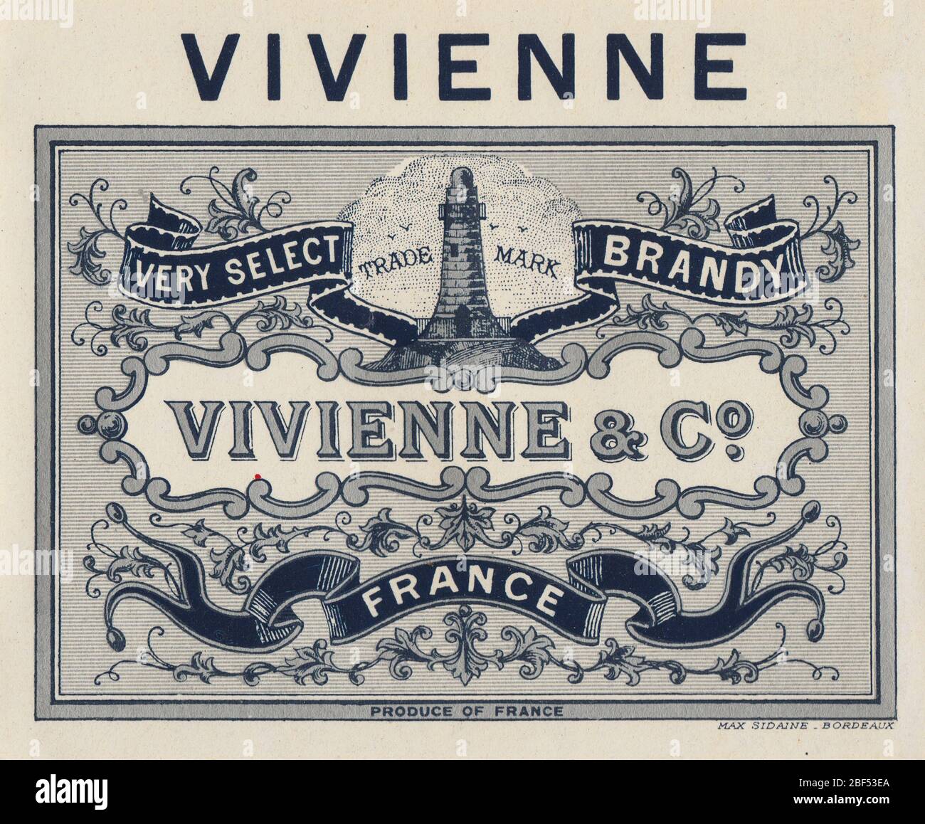 Etichetta vintage rara e non utilizzata di un distillato a base di vino francese con il nome Vivienne, di ‘Vivienne & Co" in Francia Foto Stock