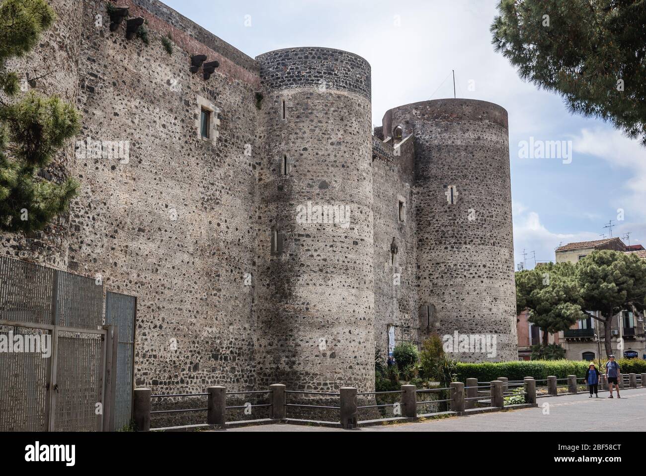 Castello Ursino chiamato anche Castello Svevo di Catania - Castello dell'Orso di Catania, seconda città più grande dell'isola siciliana d'Italia Foto Stock