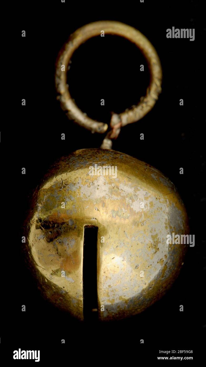 Bell Owney tag. Non sono disponibili informazioni su quando o dove Owney ha ricevuto questa campana vuota e il battito. Foto Stock