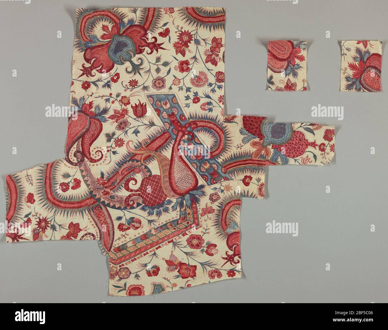 Frammenti di chintz. Bar e forme organiche esotiche. Il componente A è composto da cinque pezzi incollati. Foto Stock