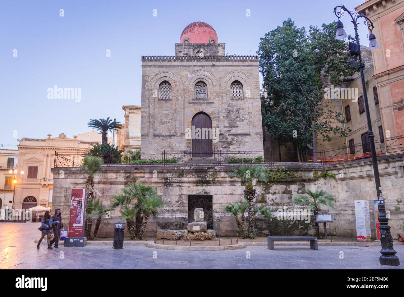 Chiesa di San Cataldo in Piazza Bellini nel centro di Palermo, Sicilia, Italia Foto Stock