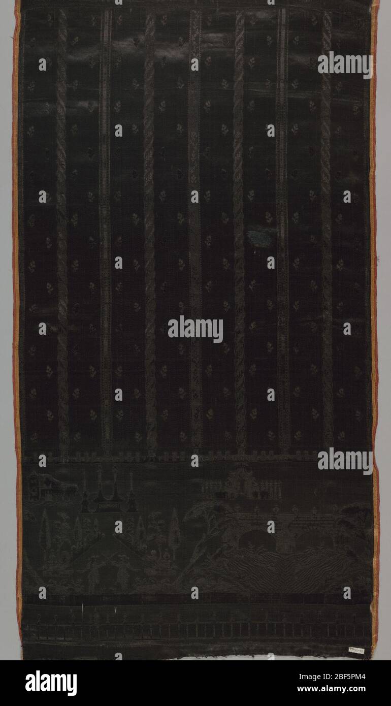 Pannello di copertura. Pannello di bordo in tutto nero con un motivo in mucchio tagliato e non tagliato. Strisce verticali decorate strette su terra sparse con piccoli rametti. Foto Stock