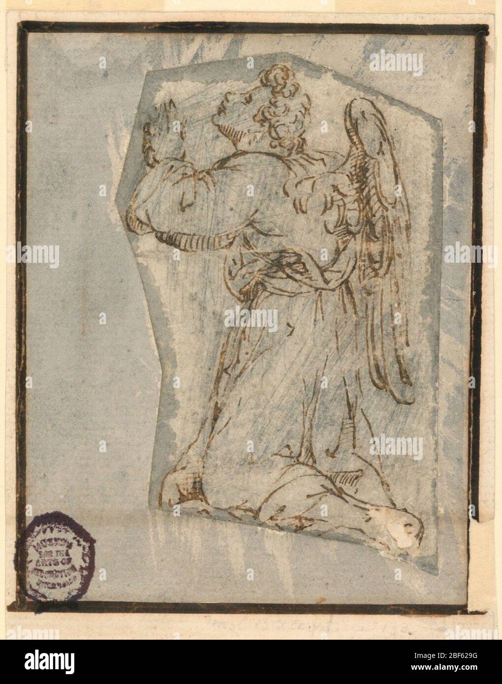 Un Angelo adorante. Un angelo inginocchiato rivolto verso sinistra, con le mani sollevate. Mostrato nel profilo. Le linee sono incise e tracce di sfregamento con un raschiatore sono evidenti. Foto Stock