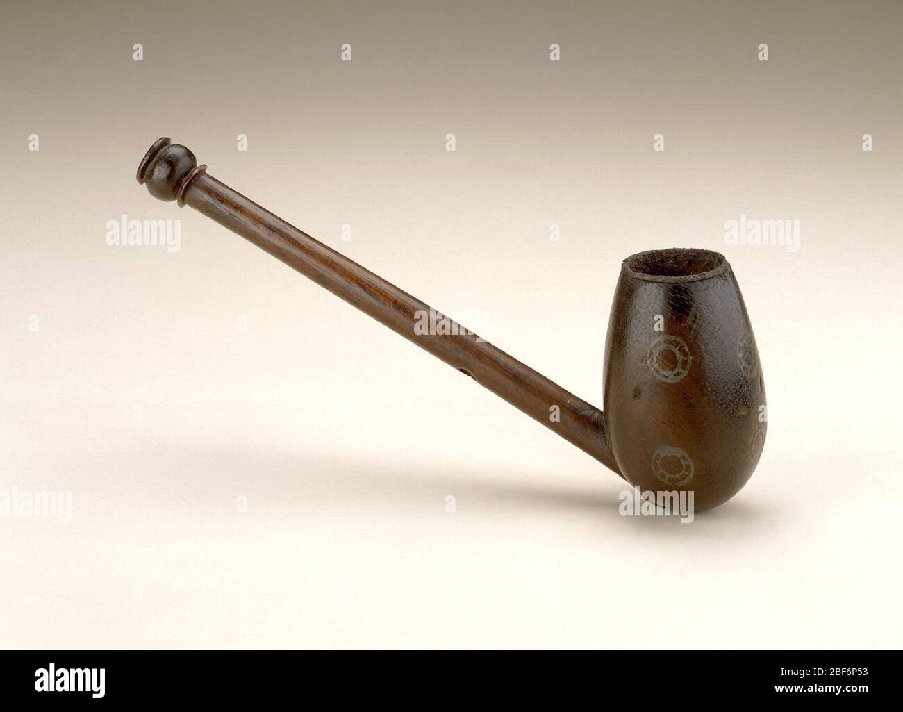 Popoli indeterminati; Sudafrica; inizio-fine del XIX secolo; legno, metallo bianco, ferro; a x L x P: 6.4 x 3.5 x 16.5 cm (2 1/2 x 1 3/8 x 6 1/2 in.) Foto Stock