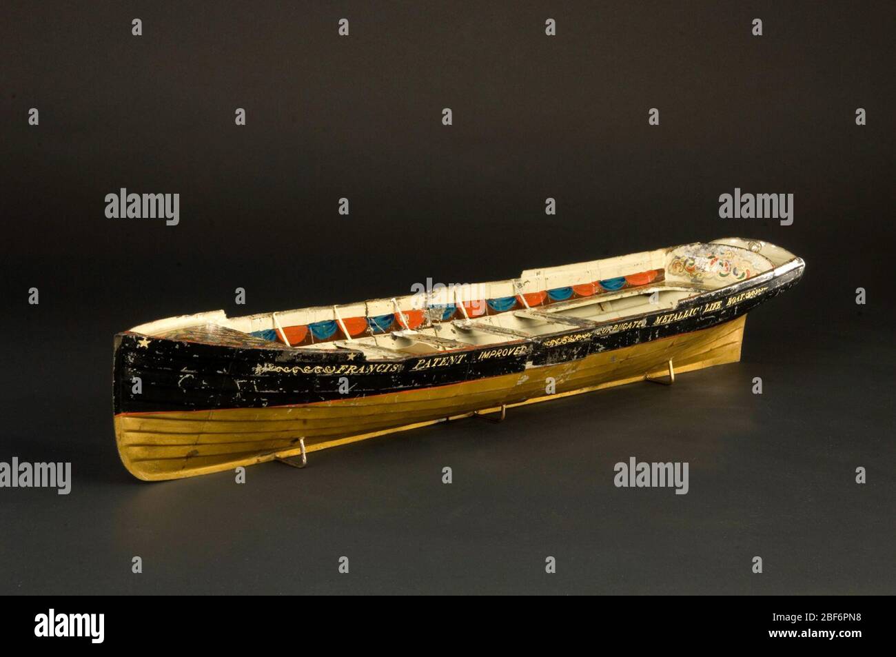 Modello di brevetto Life Boat. Nel 1845, Joseph Francis brevettò l'uso di metallo ondulato stampato per la realizzazione di imbarcazioni. Grazie alla collaborazione con la Novelty Iron Works di New York, ha iniziato a produrre imbarcazioni di salvataggio, taglierine militari e imbarcazioni di salvataggio costiere, insieme ad altri attrezzi di sicurezza per la navigazione. Foto Stock