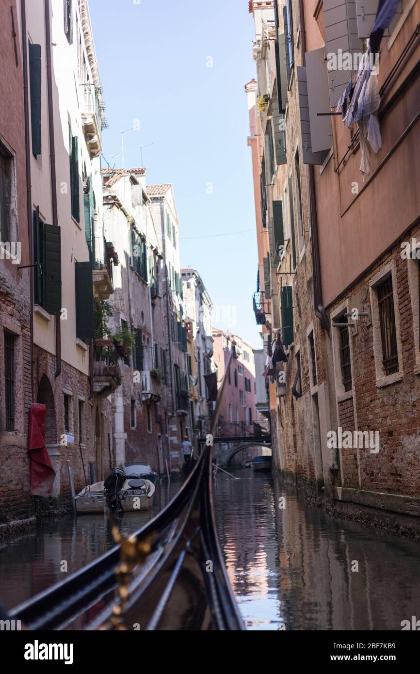 Vista da una Gondola, Venezia Italia. Foto Stock